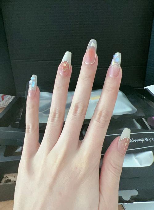 光疗甲：科技与时尚的完美碰撞