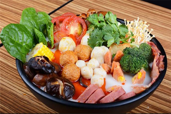 麻辣烫加盟：打造街边美食新风尚