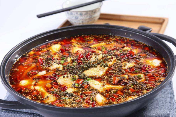 云南糊辣鱼火锅加盟费多少钱_云南糊辣鱼火锅加盟店_云南糊辣鱼火锅