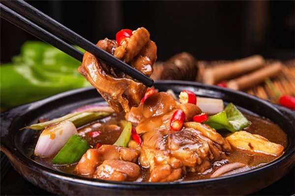 五福黄焖鸡加盟费多少钱_五福黄焖鸡加盟店_五福黄焖鸡投资费用/加盟