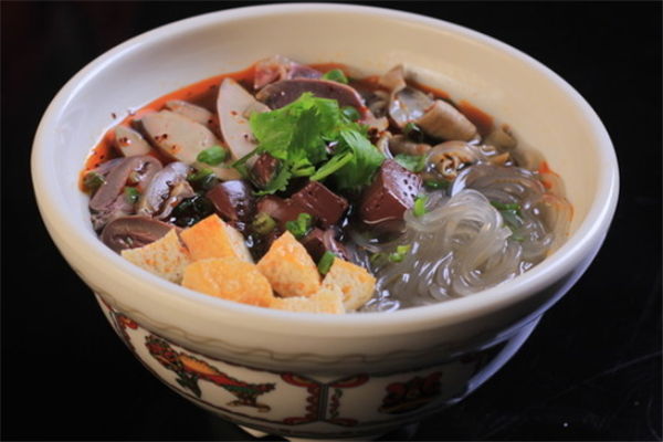 东东鸭血粉丝汤加盟费多少钱_东东鸭血粉丝汤加盟店_东东鸭血粉丝汤