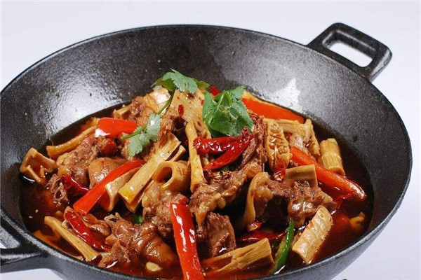 开一家子辉铁锅排骨鸡多少钱?加盟费多少?总投资10.1万起,加盟费3.