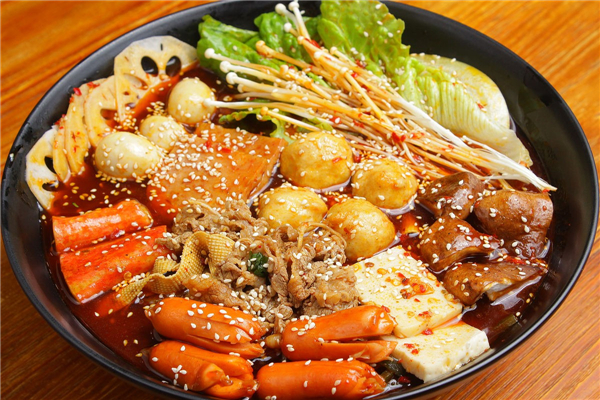 开一家千里飘香麻辣烫多少钱?加盟费多少?总投资6.8万起,免加盟费!