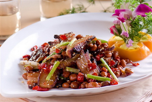 在激烈的市场竞争中不断发展状大,现成中原湘菜的代表品牌