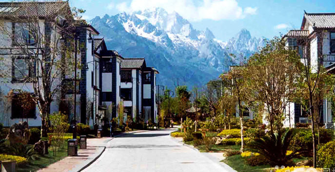 丽江官房大酒店花园别墅是以纳西民居风格小院组成联排别墅及单体院落