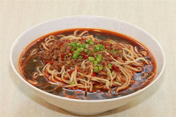 鸣川骨汤麻辣面