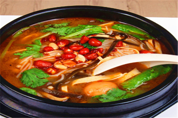 吊脚楼米线加盟费多少钱_吊脚楼米线加盟费低至11万元_吊脚楼米线加盟