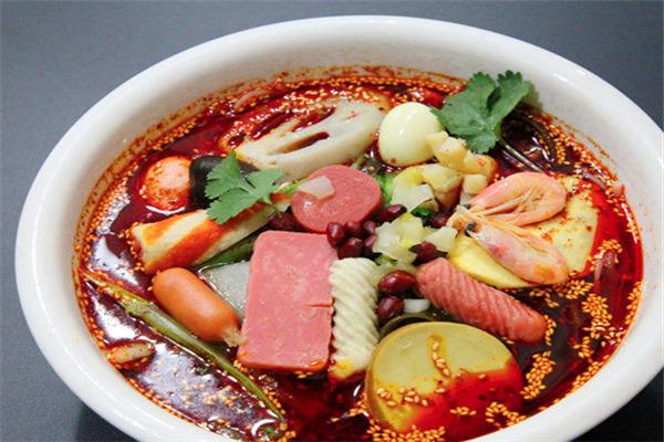 赵记麻辣烫加盟费多少钱_赵记麻辣烫加盟费低至5.