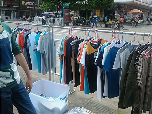 广州摆地摊卖衣服，如何找到优质货源？揭秘四大市场进货技巧_加盟星百度招商加盟服务平台