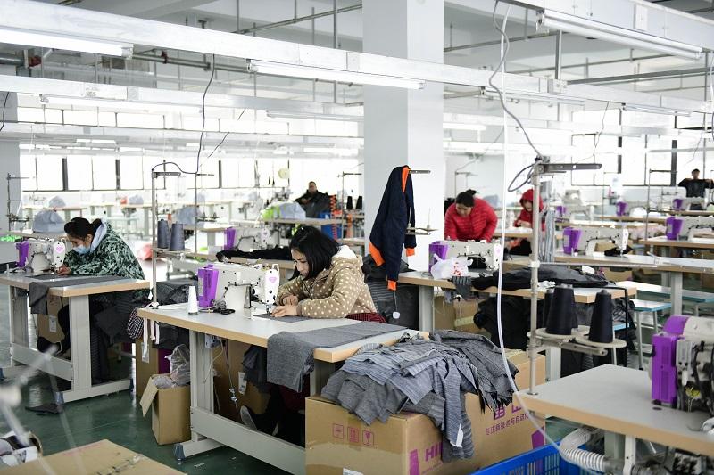 服装加工厂行业动态观察：从订单潮到环保转型