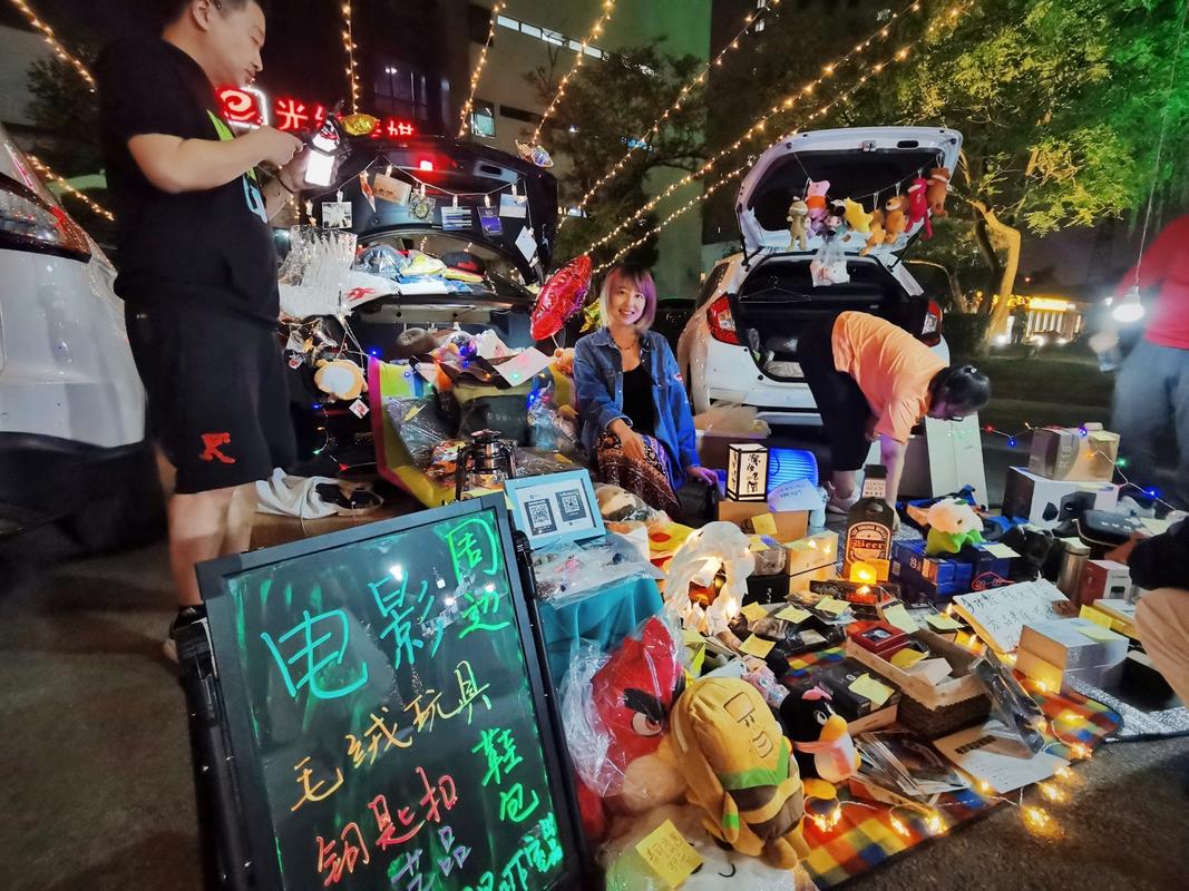 摆小地摊什么东西最好卖(一般摆地摊卖小东西什么比较好)