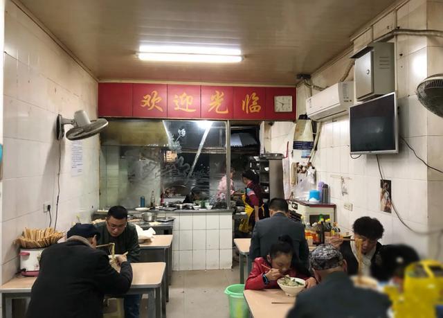 探秘南京古城的面食文化新篇章——面公馆引领潮流