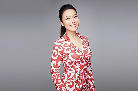 "张三:一位成功女企业家的创业故事与启示"