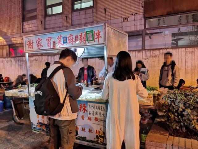 摆地摊赚钱吗?在西安可以发家吗(摆地摊赚钱吗?在西安可以发家吗知乎)