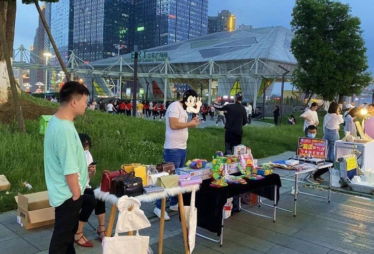 2024年有什么地摊生意新模式——揭秘地摊经济新蓝海，轻松开启创业之旅！_加盟星百度招商加盟服务平台
