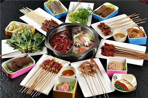 小郡肝火锅:用产品和服务打动餐饮美食消费者