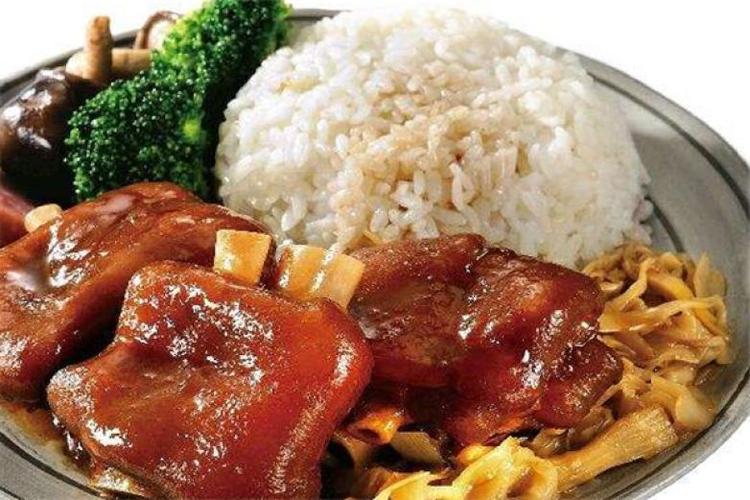猪脚饭多少钱