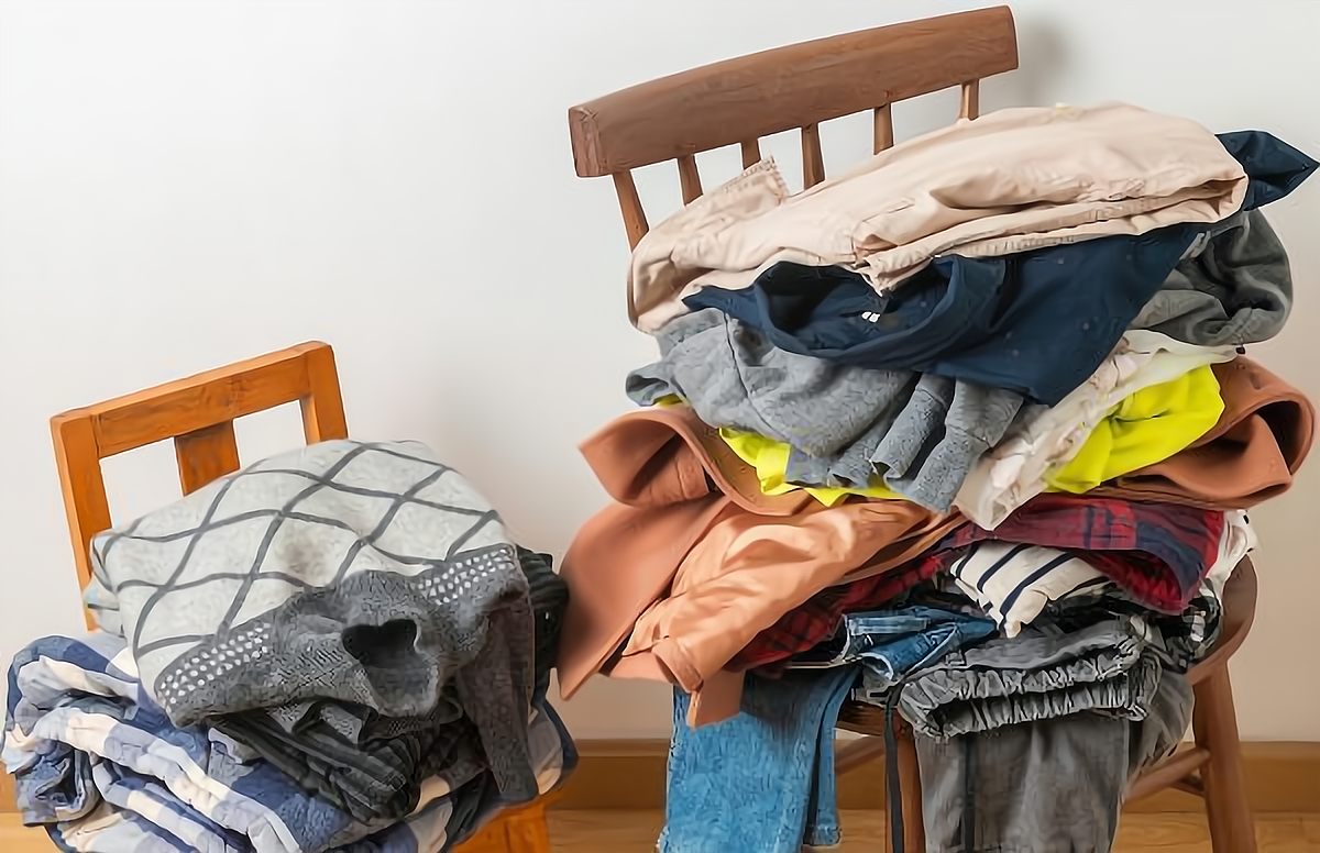 有人专门回收旧衣物,每斤5毛钱,再破再烂都要,有啥用?