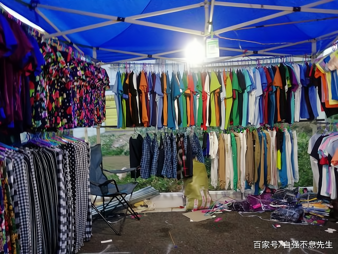摆地摊小本生意怎么样(摆地摊小本生意怎么样啊)