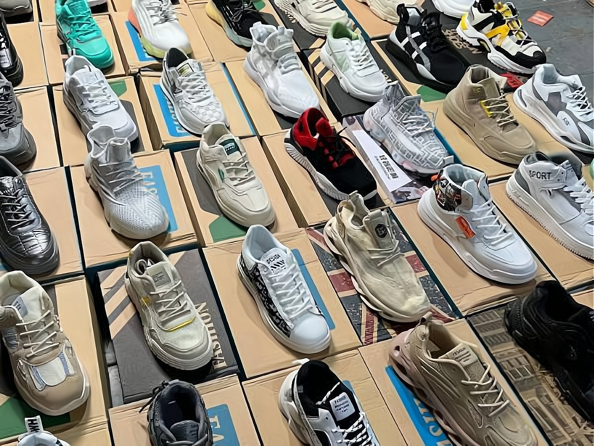 3元地摊鞋子批发货源,摆地摊的几大注意事项!