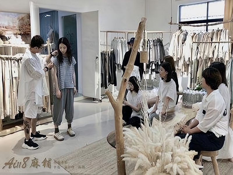 本色a8原创棉麻女装有哪些加盟优势?