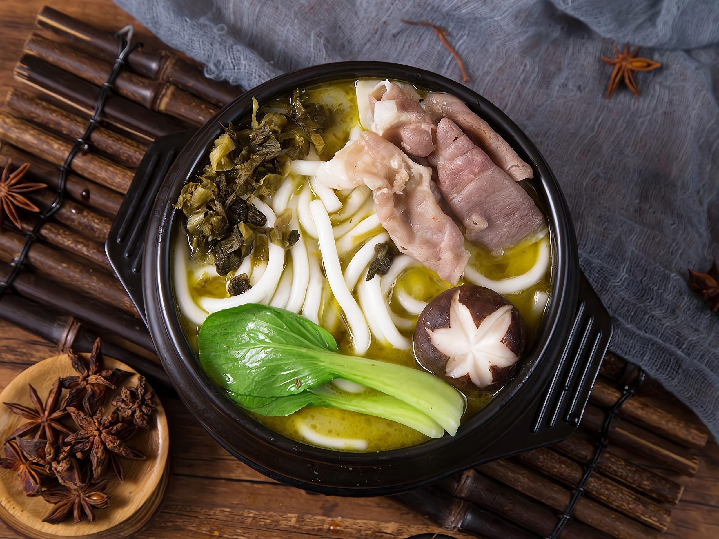 亮白土豆粉知名品牌​(土豆粉为啥一煮就透明)