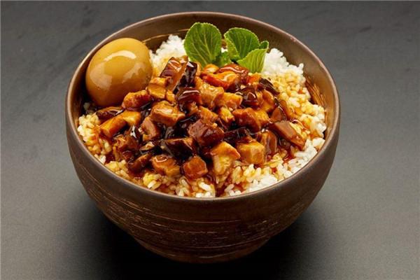 2023年度加盟热趋势：餐饮行业的机遇与挑战