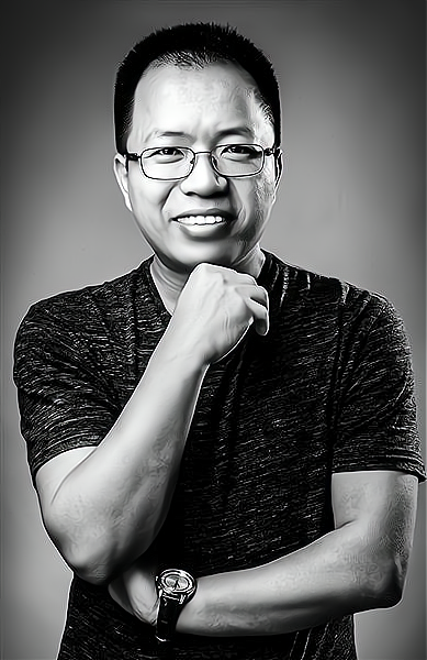 yy创业始人李学凌从记者到亿万富豪