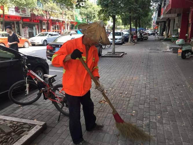 马路清洁工是怎么赚钱的呢?揭秘清洁行业的创业机会与财富密码